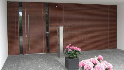 Porte d'entrée en bois-alu