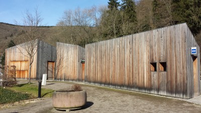 Réalisation de petites maisons en bois